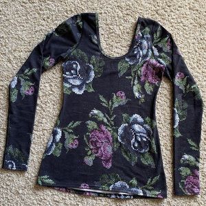 Lululemon RARE long sleeve shirt size 4